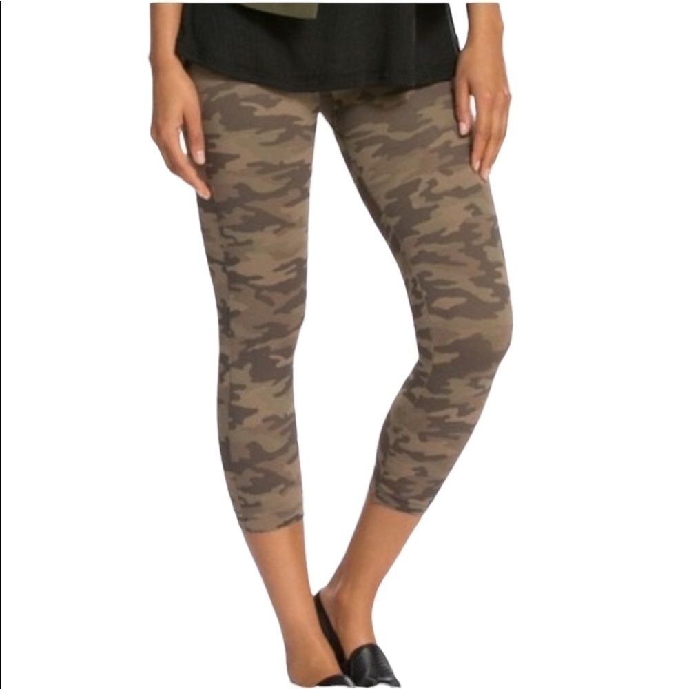 Spanx Look At Me Now Cropped Seamless Shaping Leggings Small Desert Camo